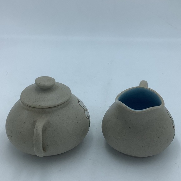 Pigeon Forge Pottery Creamer and Sugar - Picture 4 of 9